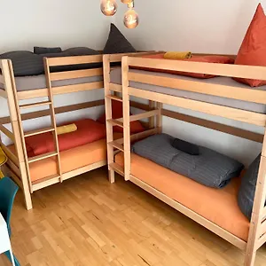 Privatunterkunft Gemütliches / Garten / In Geteilten Haus / Nahe Zentrum, München